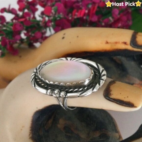 Vintage Jewelry - Vtg Handmade Navajo Native American Sterling Silver Mother of Pearl Ring Size 6